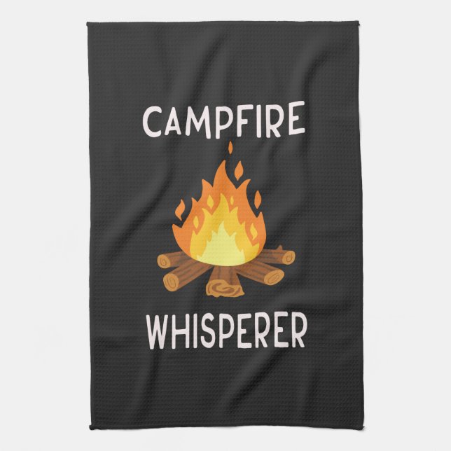 Camping - Whisperer am Campfire Geschirrtuch (Vertikal)