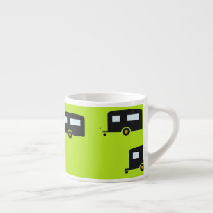 Campinganhänger auf grün espressotasse
