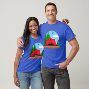 Campingplatz mit Evergreen Trees T-Shirt