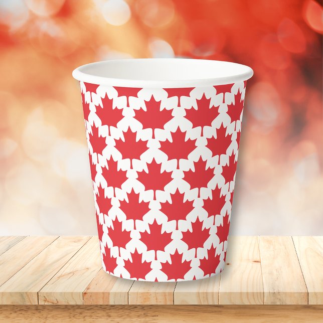 Canada Day Maple Leaf Pappbecher (Von Creator hochgeladen)