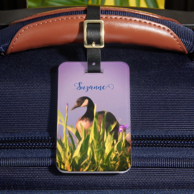 Canada Goose Irises Nature Painting Personalisiert Gepäckanhänger (Vorderseite Insitu 2)