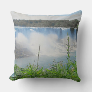 Canadian Waterfall Throw Kissen