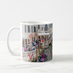 Canal de Venise et tasse de café de pont
