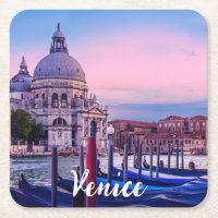 Canal Grande mit Gondeln und Kirche in Venedig