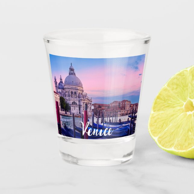 Canal Grande mit Gondeln und Kirche in Venedig Schnapsglas (Vorderseite)