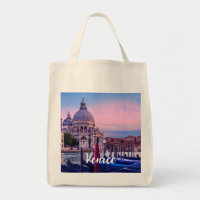 Canal Grande mit Gondeln und Kirche in Venedig