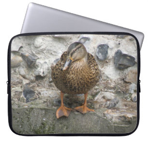 Canard sur un sac d'ordinateur portable mural