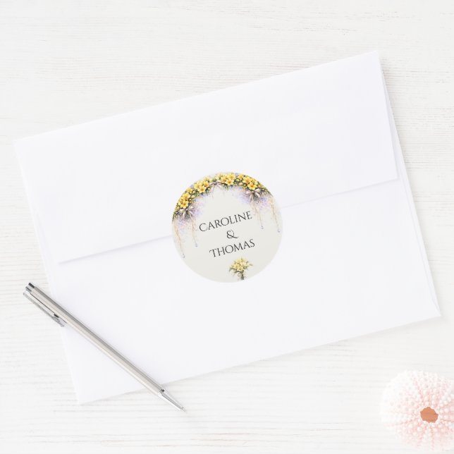Canary Yellow Romantic Freesia  Floral Wedding Runder Aufkleber (Umschlag)
