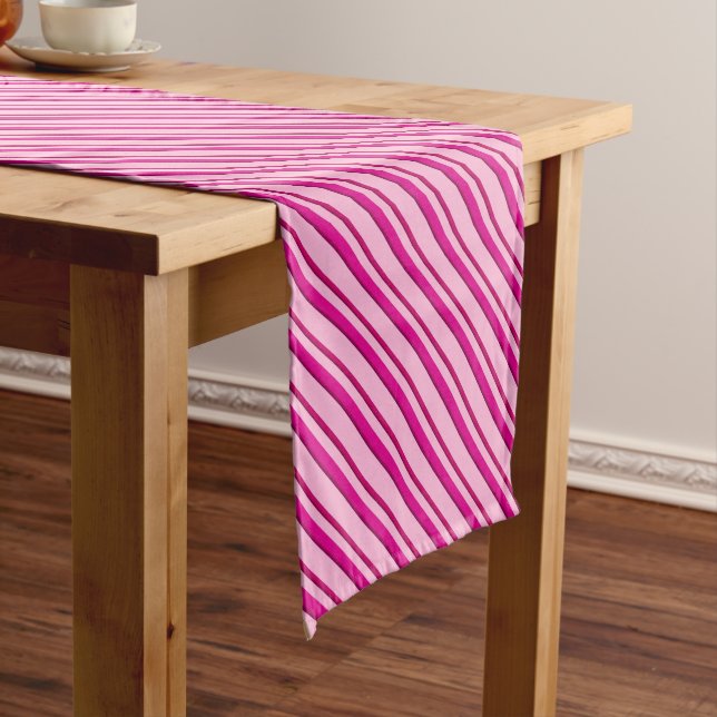 Candy Cane Streifen in Peppermint Pink Kurzer Tischläufer (Beispiel)