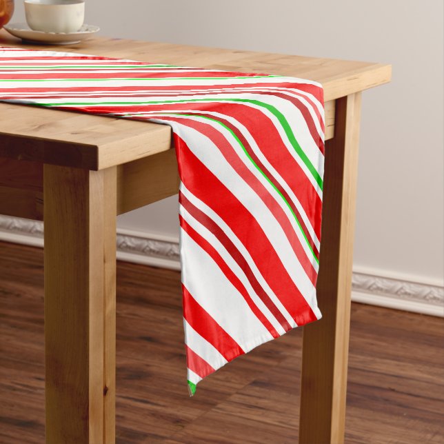 Candy Cane Stripes Christmas Red White Green Mittelgroßer Tischläufer (Beispiel)