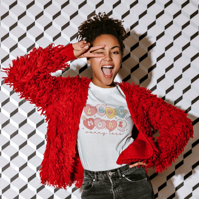 Candy Hearts weniger Sorgen, Liebe mehr T-Shirt (Von Creator hochgeladen)