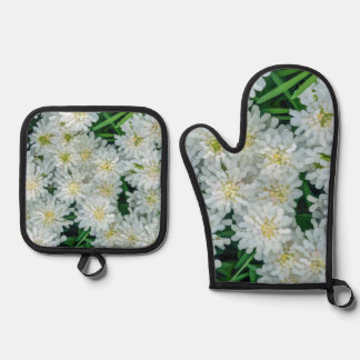 Candytuft White Blume Graphic Art Ofenhandschuh & Topflappen-Set