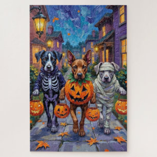 Cane Corso beim Süßigkeiten-Sammeln in Halloween-K