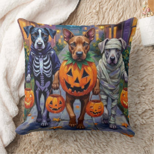 Cane Corso Trick-or-Treating in Halloween-Kostümen Kissen