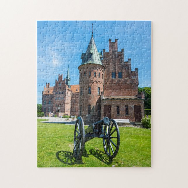 Cannon auf Schloss Egeskov (Vertikal)