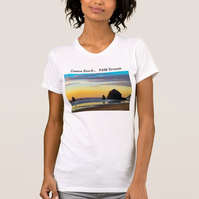 Cannon Beach - Haystack Rock bei Sonnenuntergang T T-Shirt (Vorderseite)
