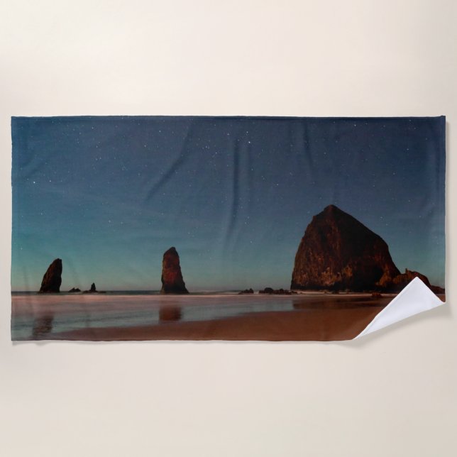 Cannon Beach Oregon Haystack Rock Strandtuch (Vorderseite)