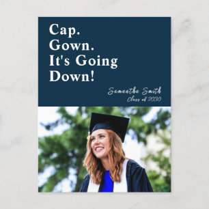 Cap Gown Es geht hinunter zum blauen modernen Absc Einladungspostkarte