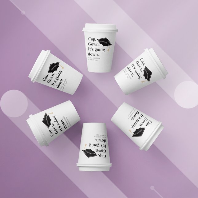Cap Gown Es geht zur Absolventen-Party Pappbecher (Von Creator hochgeladen)