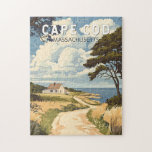 Cape Cod Massachusetts Wandern Vintag<br><div class="desc">Cape Cod Retro Vektor Reise Design in einem Emblem Stil. Es ist der Ort der malerischen Dörfer,  Meeresfrüchte-Hütten,  Leuchttürme,  Teiche und Bucht-und Ozeanstrände.</div>
