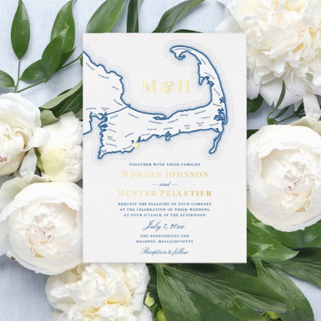 Cape Cod Wedding Elegante Marine und Gold Folieneinladung (Elegant Cape Cod Map wedding invitation with gold foil monogram and a tiny heart over the town)