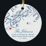 Cape Elizabeth Maine Map Hochzeitliches Foto Weihn Keramik Ornament<br><div class="desc">Erinnern Sie sich an Ihre Hochzeit am Kap Elizabeth, Maine mit unserem eleganten marineblauen Casco Bay Karte zum Thema personalisierte Weihnachtsschmuck. Mit dem Kartendesign auf der Vorderseite und Ihrem hochgeehrten Foto auf der Rückseite ist dieser Sake eine wunderschöne Erinnerung für Ihren besonderen Tag. Dieses Dekor ist ideal für Paare, die...</div>