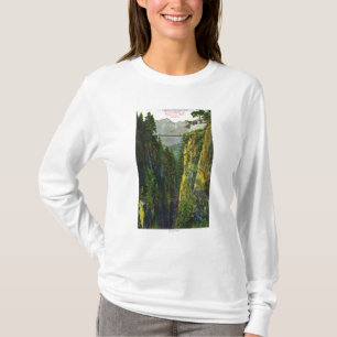 Capilano Schlucht-Ansicht des Kronen-Berges T-Shirt