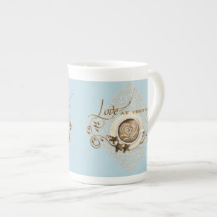 Cappuccino-Kaffee-Herz-Blatt-Swirbel-Stern-Keks Prozellantasse