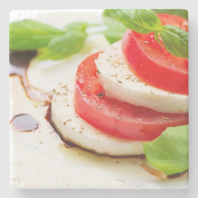 Caprese Salat. Tomate- und Mozzarellascheiben Steinuntersetzer (Vorderseite)