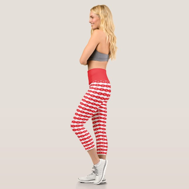Capri-Leggings mit rotem und weißem geometrischem  Capri Leggings (Links)