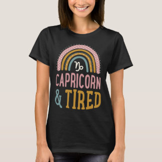 Capricorn und müde Boho Stil Bohemischen Regenboge T-Shirt