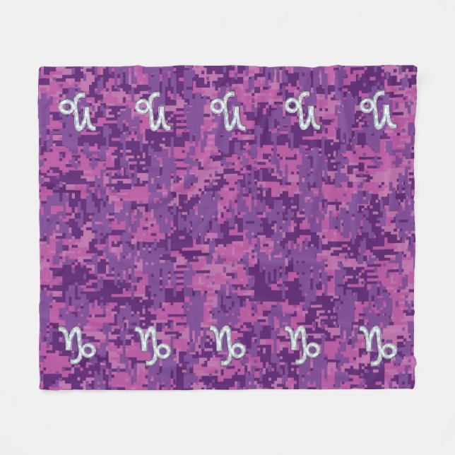 Capricorn-Zeichen auf Fuchsia Digital Camouflage Fleecedecke (Vorderseite (Horizontal))