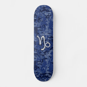 Capricorn Zodiac-Symbol auf Blue Digital-Camouflag Skateboard