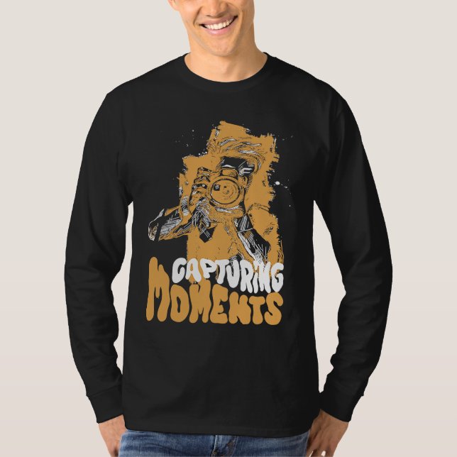 Capturing Moments Cheerful Photography Illustratio T-Shirt (Vorderseite)