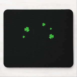 Capybara macht Streiche am St. Patrick's Day Mousepad
