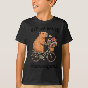 Capybara macht Streiche am St. Patrick's Day T-Shirt