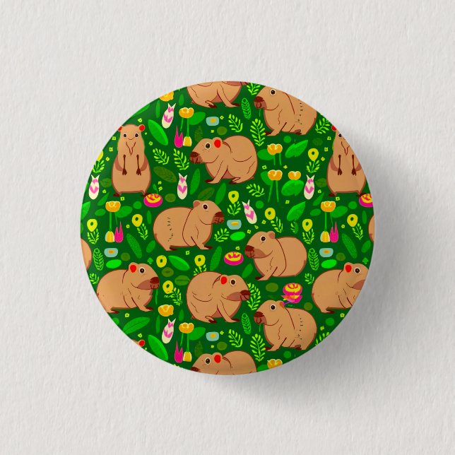 Capybara Sketch mit Frühlingsblumen auf Grün Button (Vorderseite)