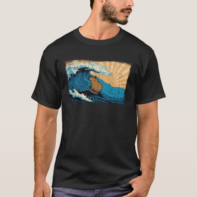 Capybara Wave  Surfing Surfer Capibara Graphic T-Shirt (Vorderseite)