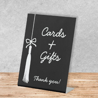 Cards & Gifts Coquette Black Bow Tassel Graduation Sockelschild