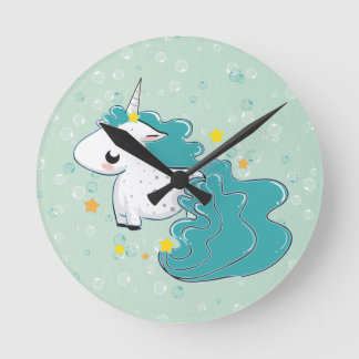 caricature bleue licorne avec horloge étoiles