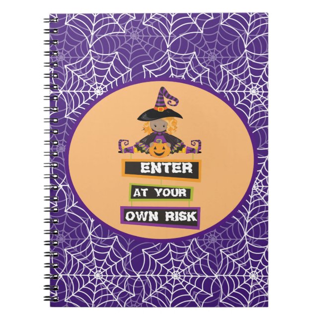 Carnet à thème de la sorcière d'Halloween (Devant)