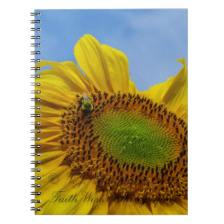 Carnet Abeille sur le tournesol
