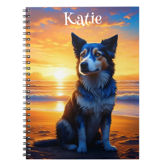 Carnet Adorable chien assis sur l'Ocean Beach au coucher  (Devant)
