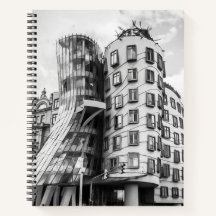 Bâtiment dansant à Prague
