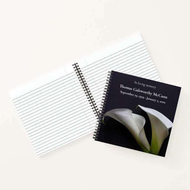 Carnet Calla ment sur un arrière - plan sombre (Intérieur)