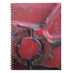 Carnet Camion rouillé rouge gros plan