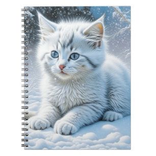 Carnet Chat blanc mignon jouant dans la neige