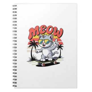 Carnet Chat mignon jouant dans un beau champ