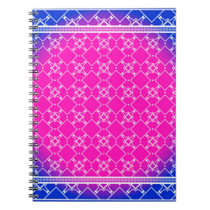 Carnet Conception avec motif géométrique dessiné à la mai
