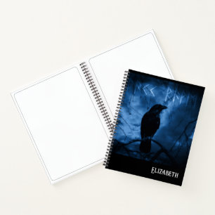 Carnet Corneille noire avec runes style gothique foncé